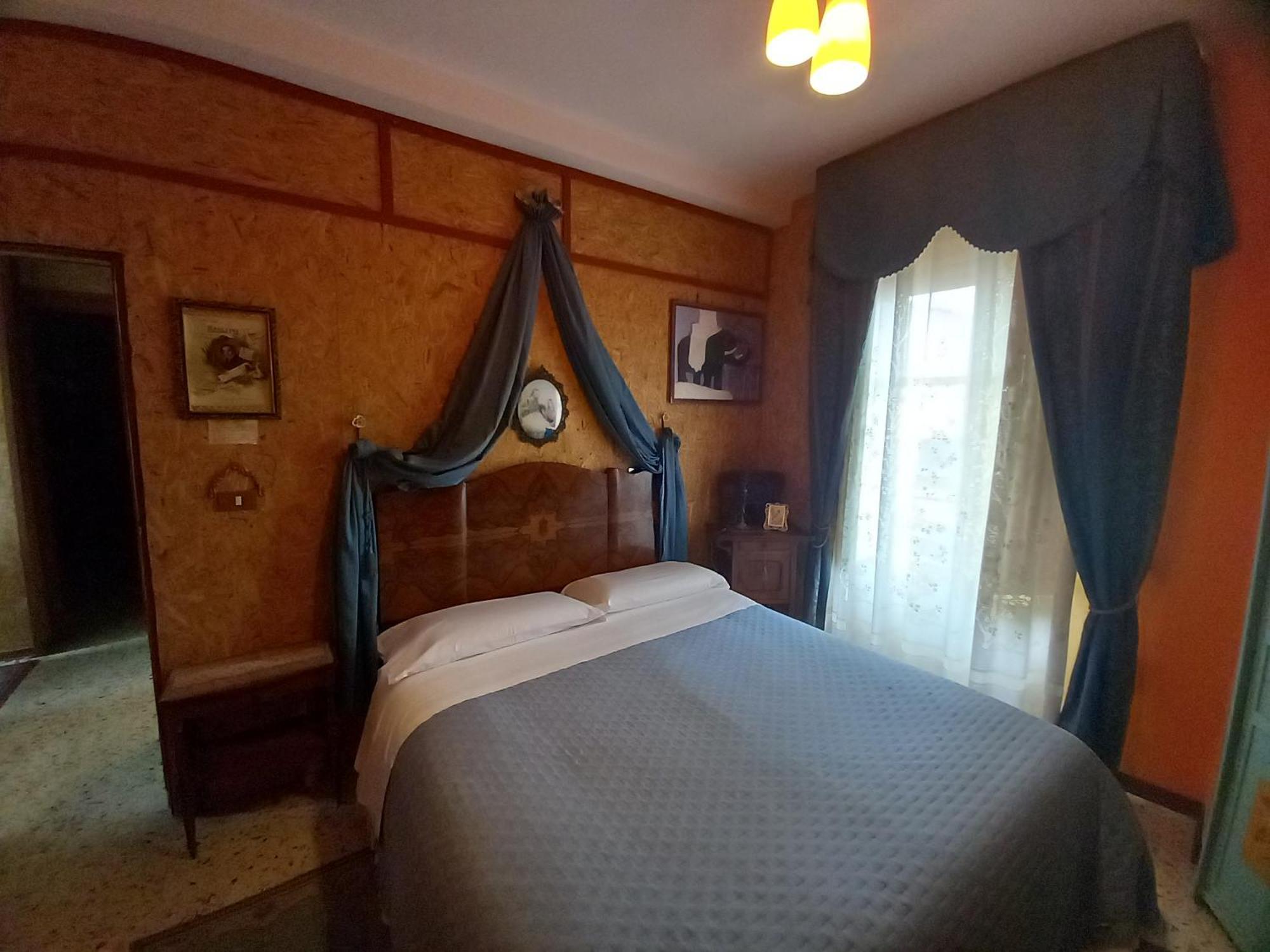 Bed and Breakfast Sicilia In Miniatura "L'Atelier Dell'Etna" Zafferana Etnea Habitación foto