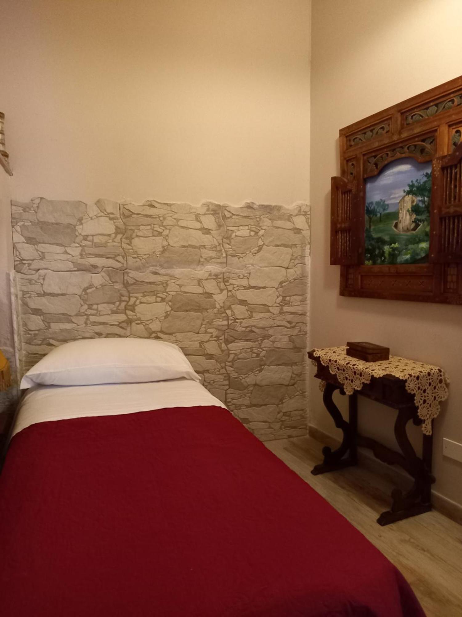 Bed and Breakfast Sicilia In Miniatura "L'Atelier Dell'Etna" Zafferana Etnea Habitación foto