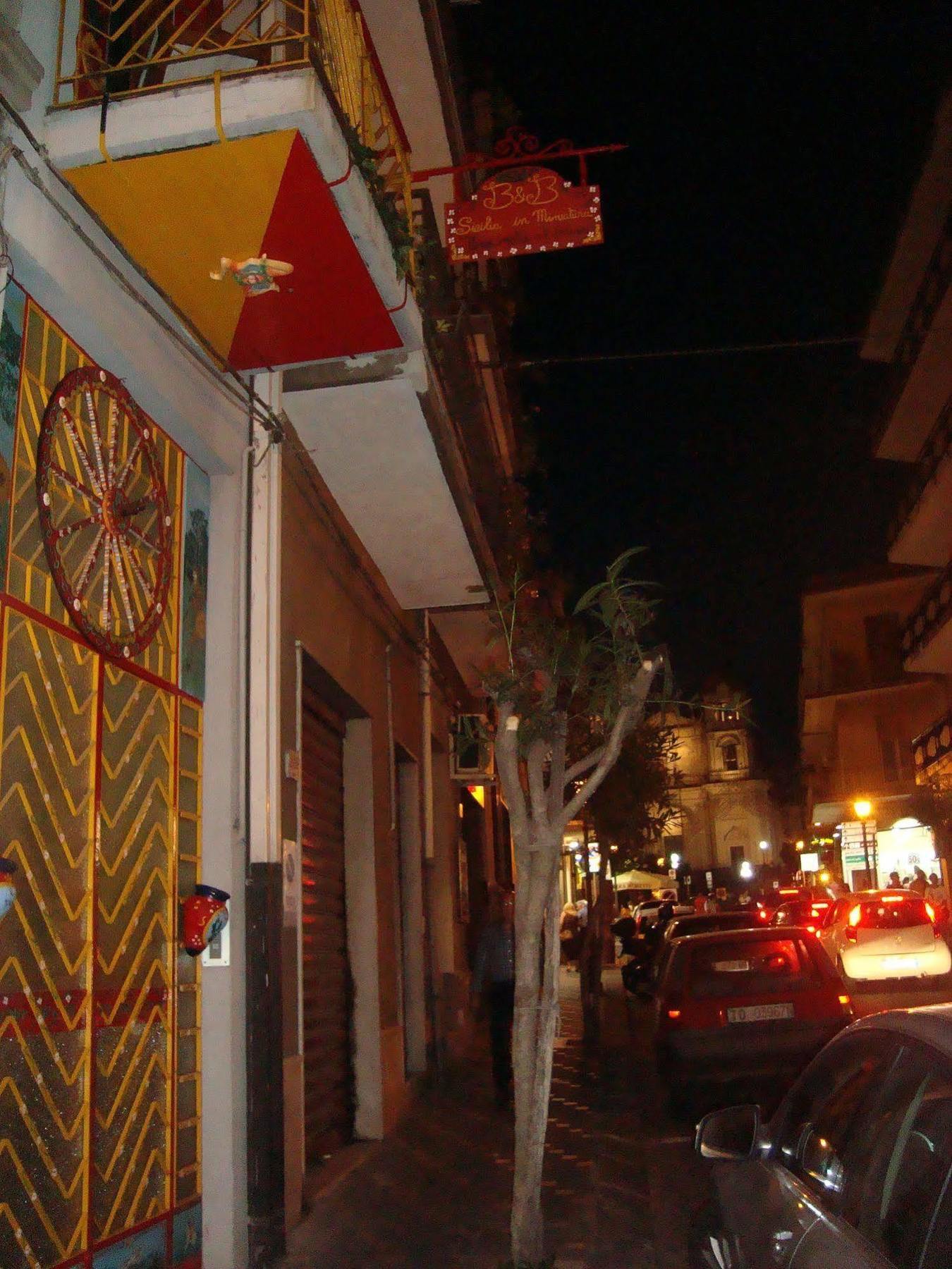 Bed and Breakfast Sicilia In Miniatura "L'Atelier Dell'Etna" Zafferana Etnea Exterior foto